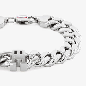 Ανδρικό βραχιόλι χειροπέδα Tommy Hilfiger 2790664 από ατσάλι σε ασημί χρώμα, κοντινή λήψη.